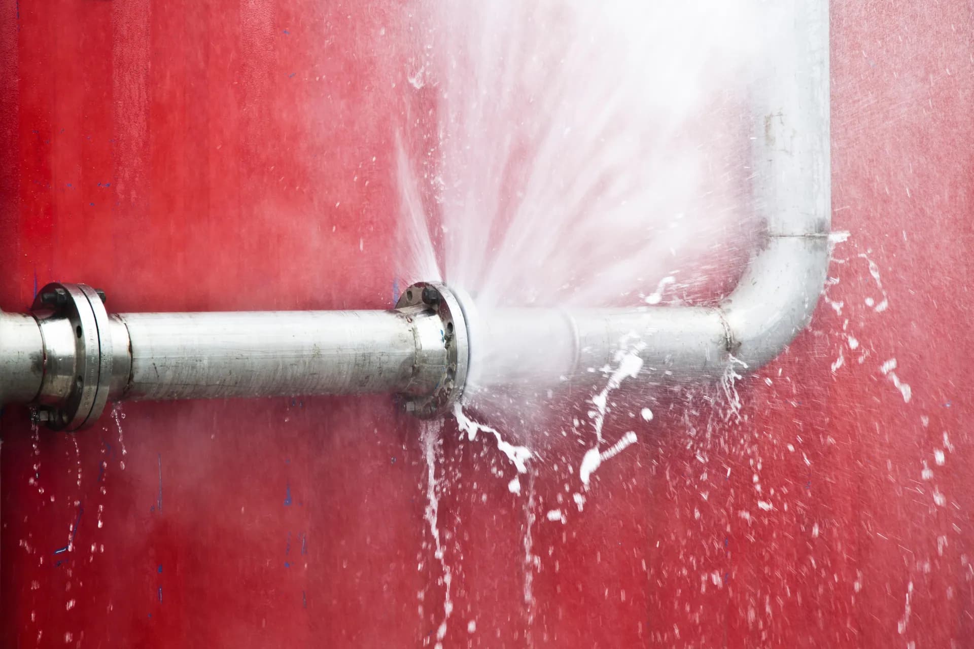 Should You Use a Heat Gun For Thawing Frozen Pipes?