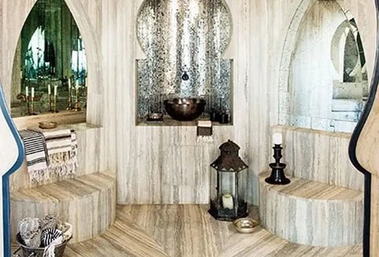 Hammam sheathed in Turkish marble